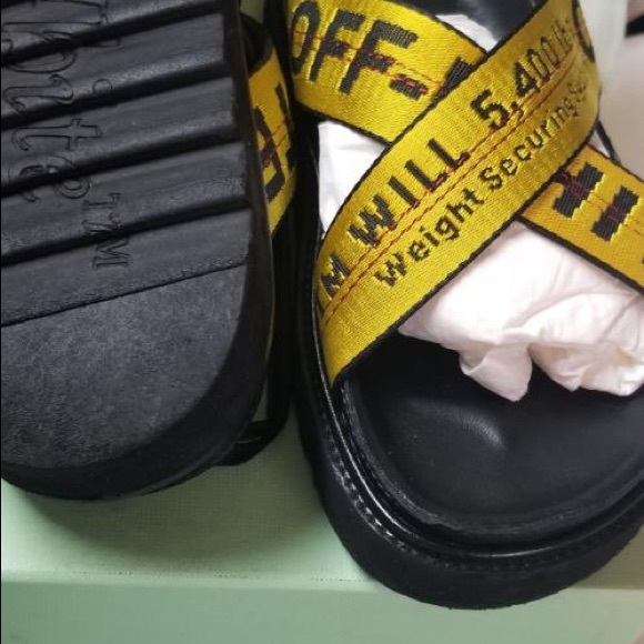 nike off white sandals